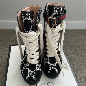 Gucci boots come with both dust bags and box extra pair of laces size 7.5